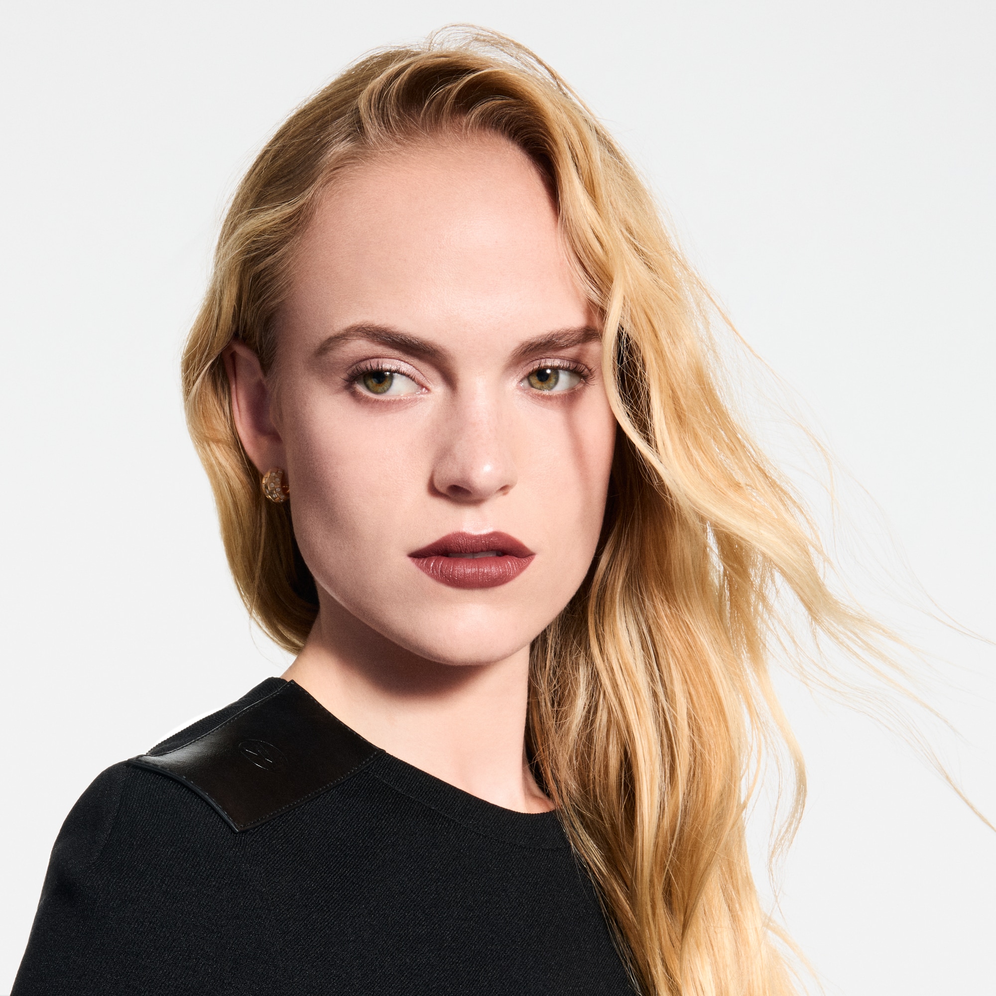 LV Rouge - Matte Lipstick Refill - 111 - Lips | LOUIS VUITTON
